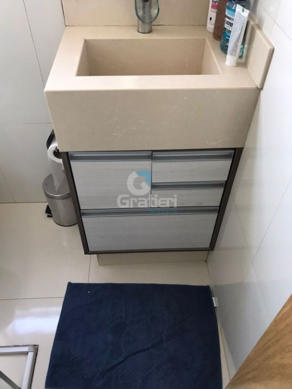 Apartamento com sacada no resid. Nova américa