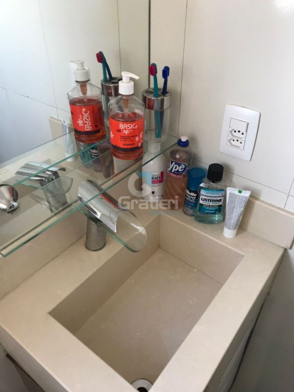 Apartamento com sacada no resid. Nova américa