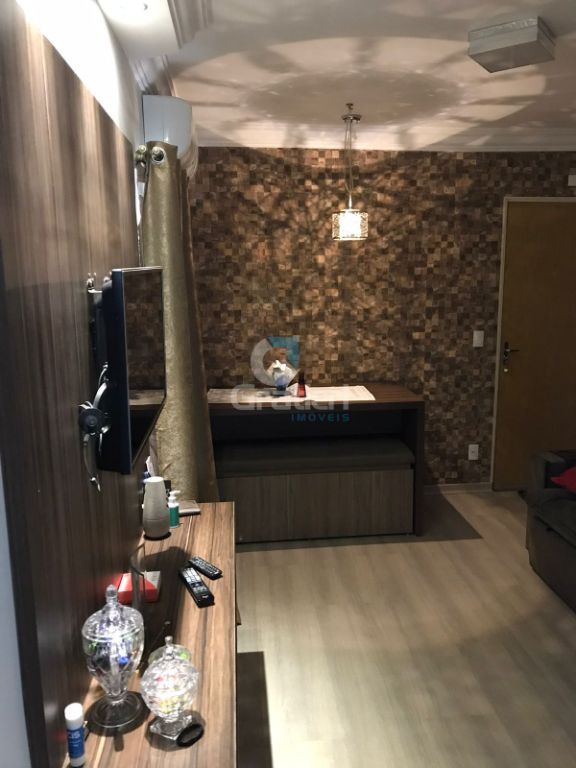 Apartamento com sacada no Resid. Nova América