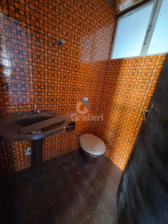 Sobrado comercial ou residencial na vila ferroviária/centro