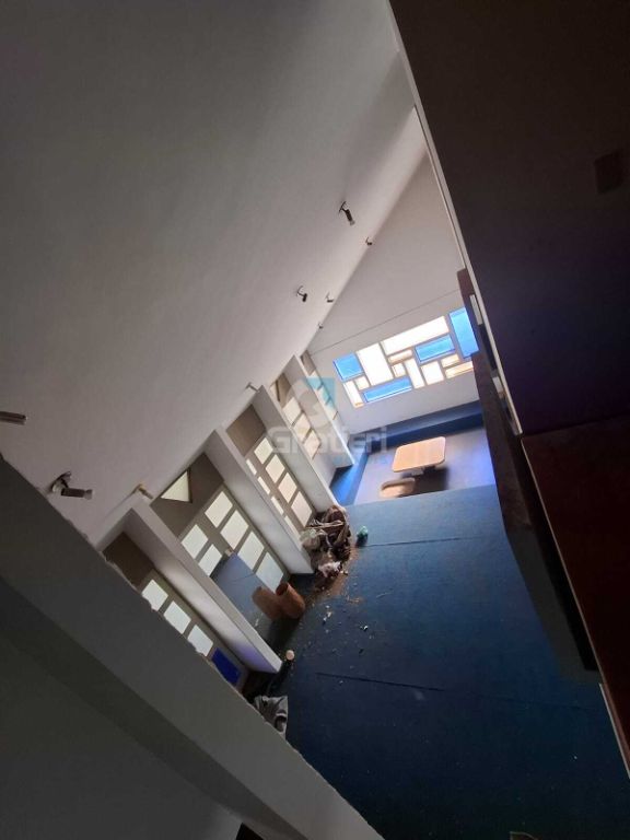 Sobrado comercial ou residencial na vila ferroviária/centro