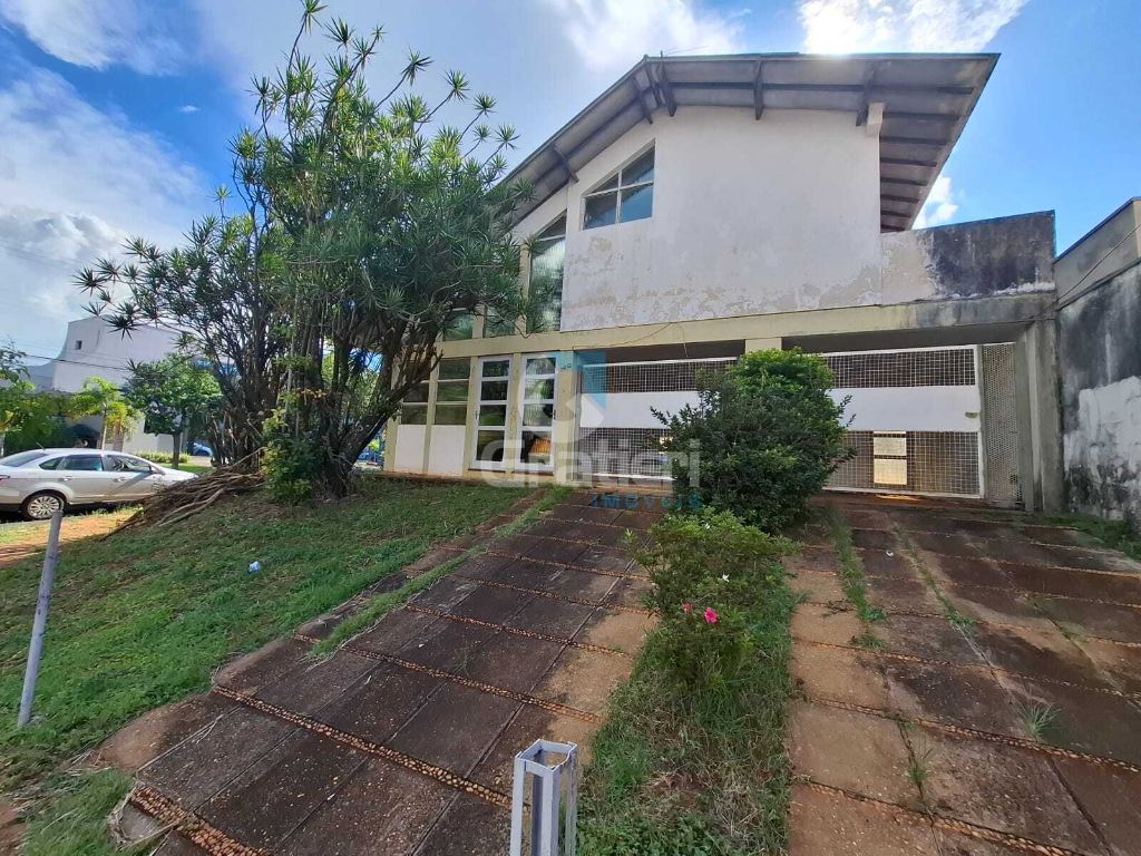 Sobrado comercial ou residencial na vila ferroviária/centro