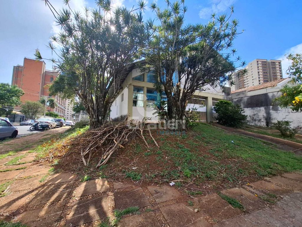 Sobrado comercial ou residencial na vila ferroviária/centro