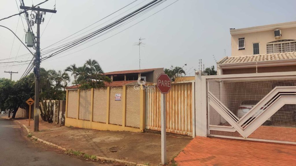 Terreno comercial na av. Henrique lupo