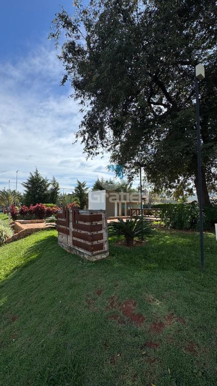Casa de alto padrão no condomínio volpi