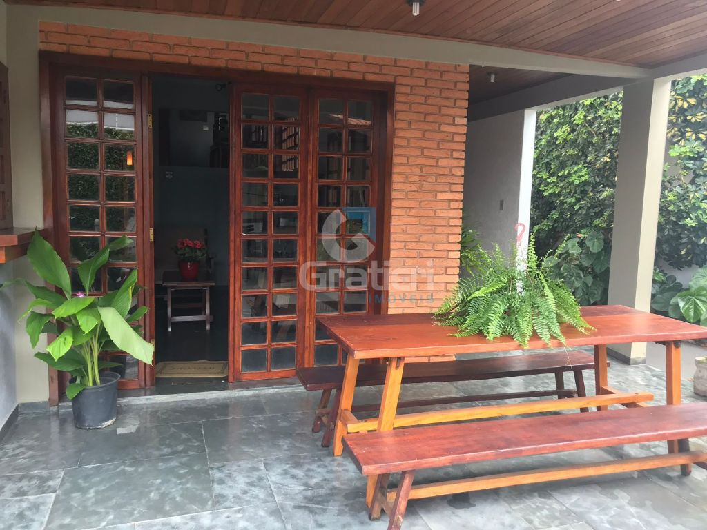 Casa à venda no Jardim das Roseiras