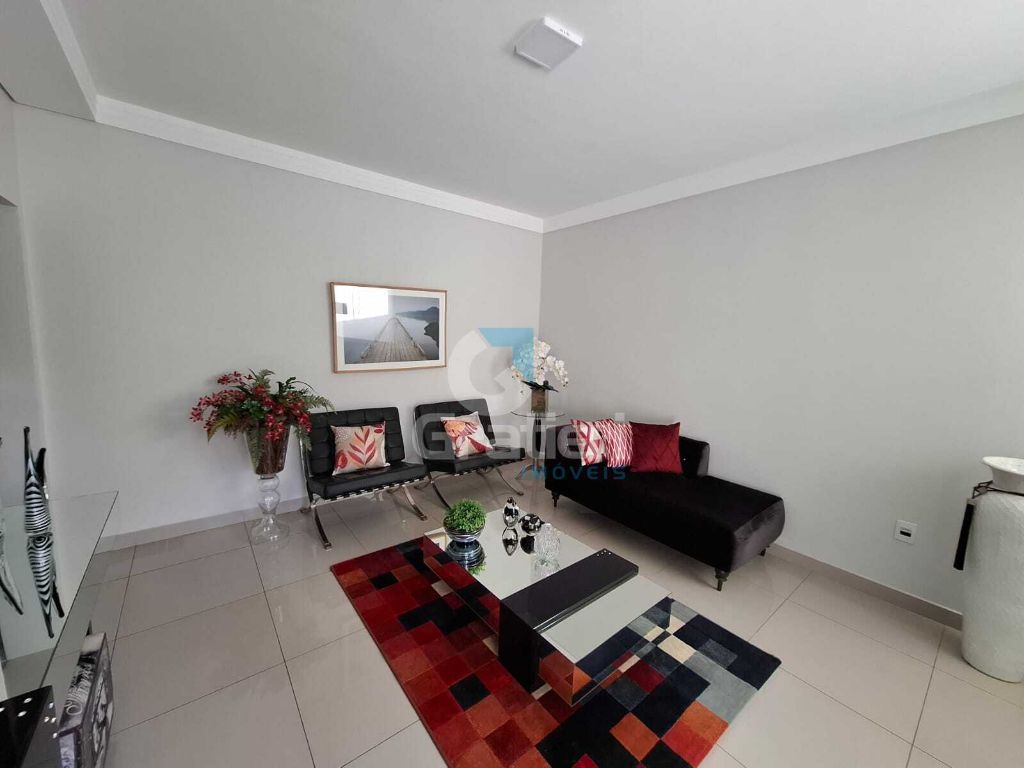 Casa térrea completa com piscina no jardim das gaivotas!