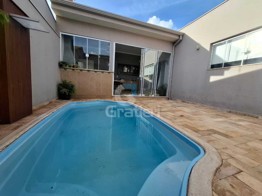 Casa térrea completa com piscina no jardim das gaivotas!