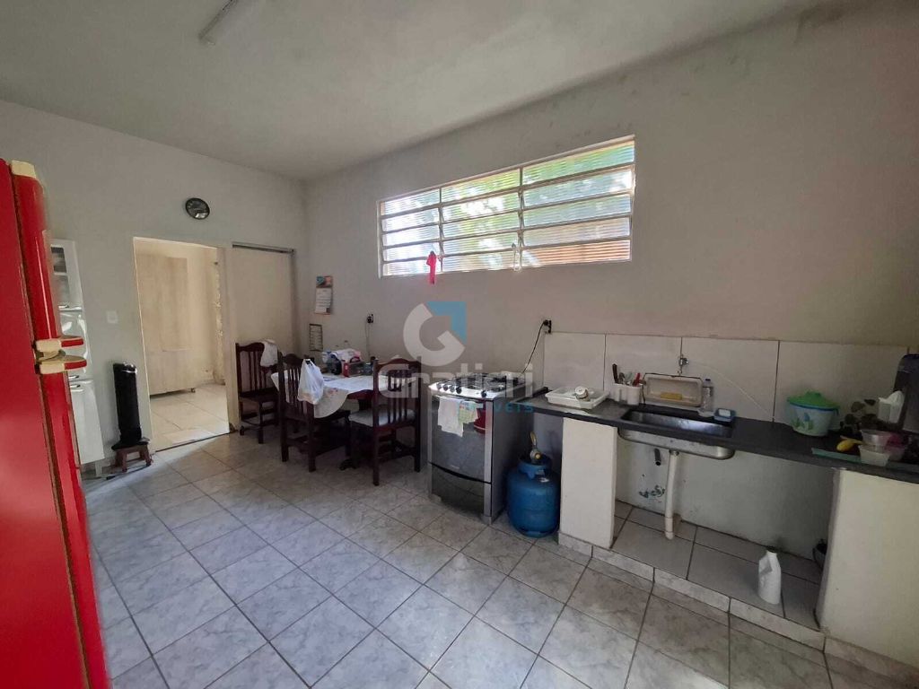 Imóvel comercial à venda na Vila Furlan