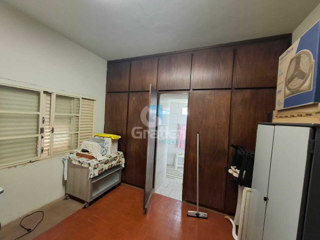 Imóvel comercial à venda na Vila Furlan