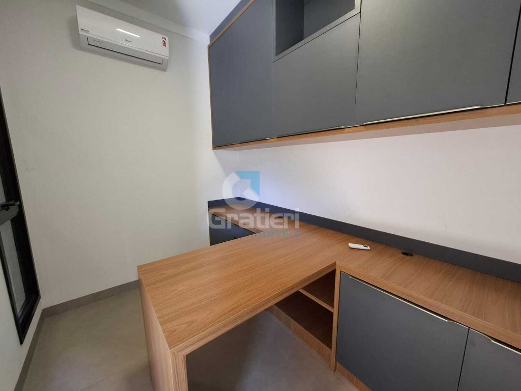Casa de alto padrão à venda no condomínio portal das tipuana