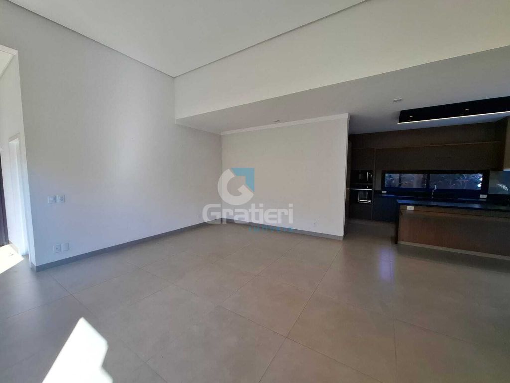 Casa de Alto Padrão à Venda no Condomínio Portal das Tipuanas