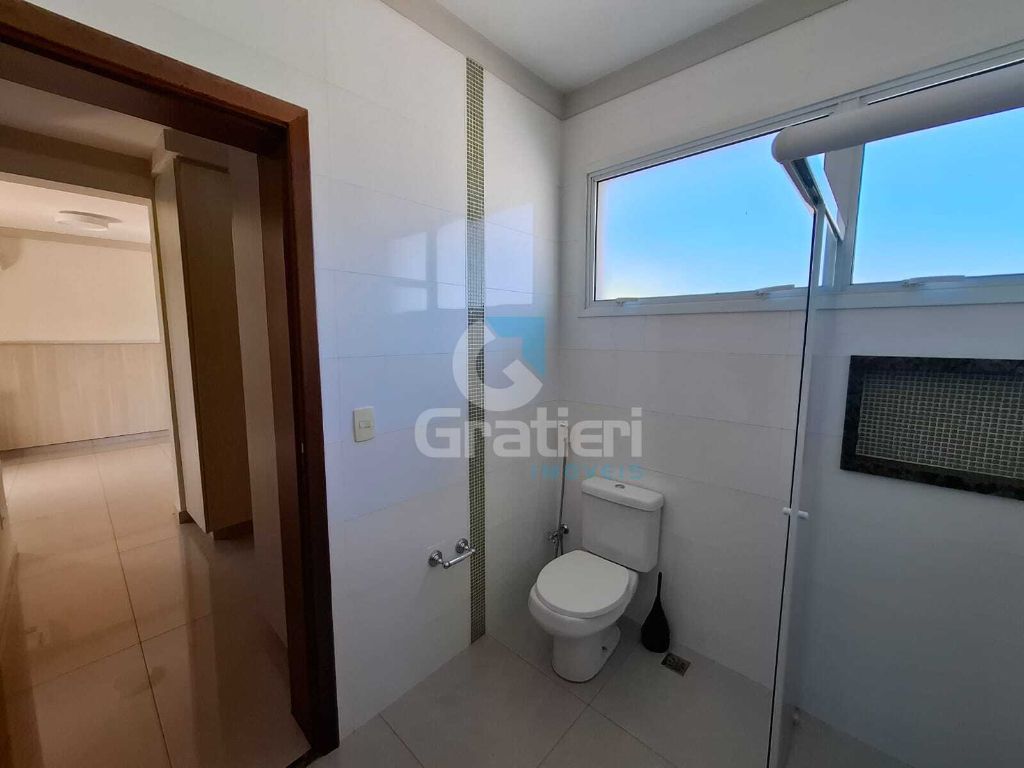 Casa de alto padrão à venda no condomínio portal dos oitis