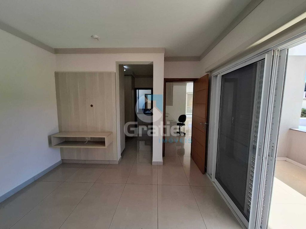 Casa de alto padrão à venda no condomínio portal dos oitis