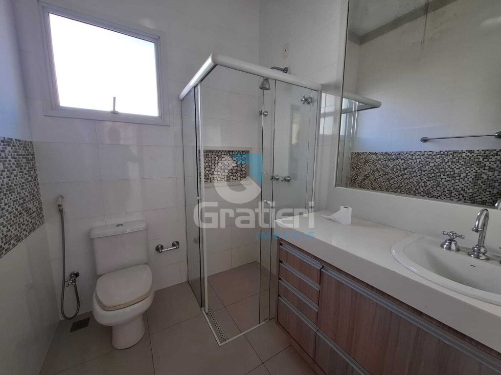 Casa de Alto Padrão à Venda no Condomínio Portal dos Oitis