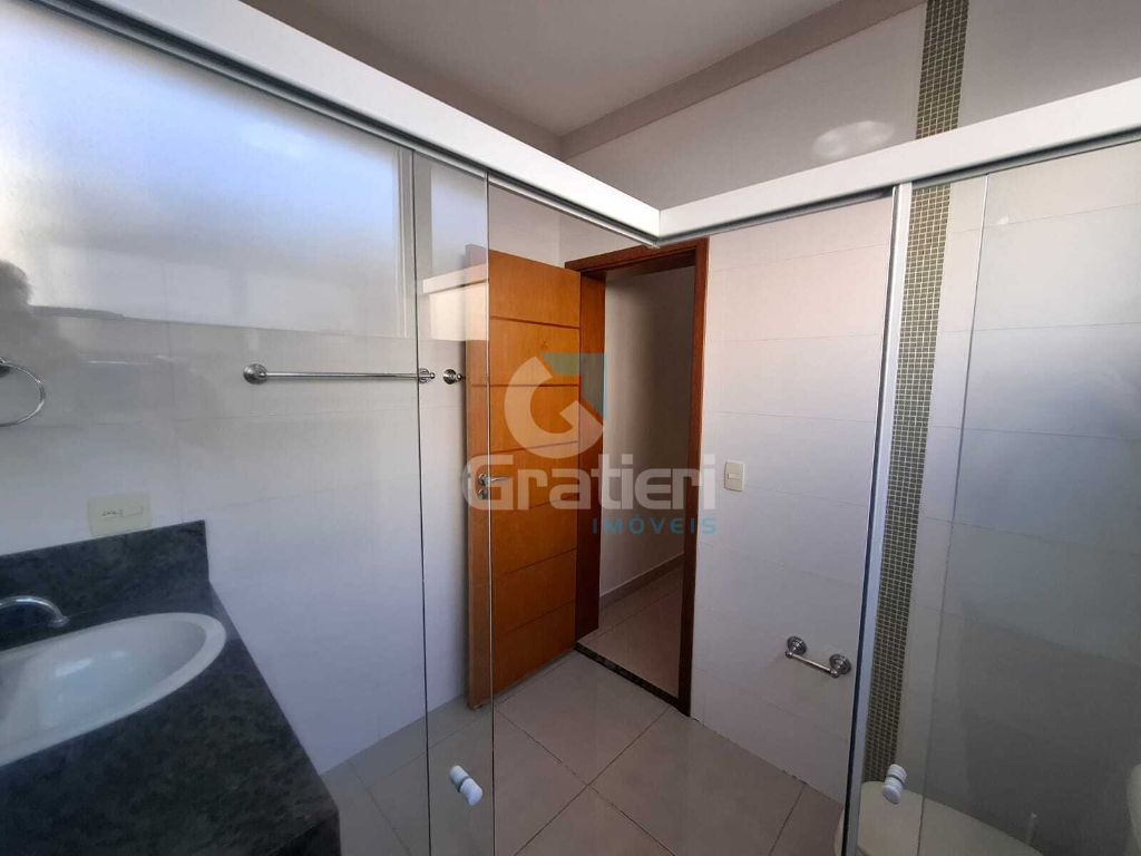 Casa de Alto Padrão à Venda no Condomínio Portal dos Oitis