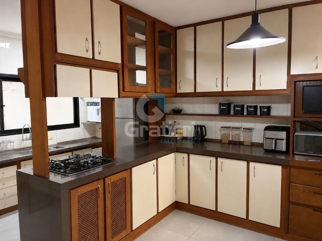 Casa completa no Centro de Araraquara com área gourmet e suíte com closet!