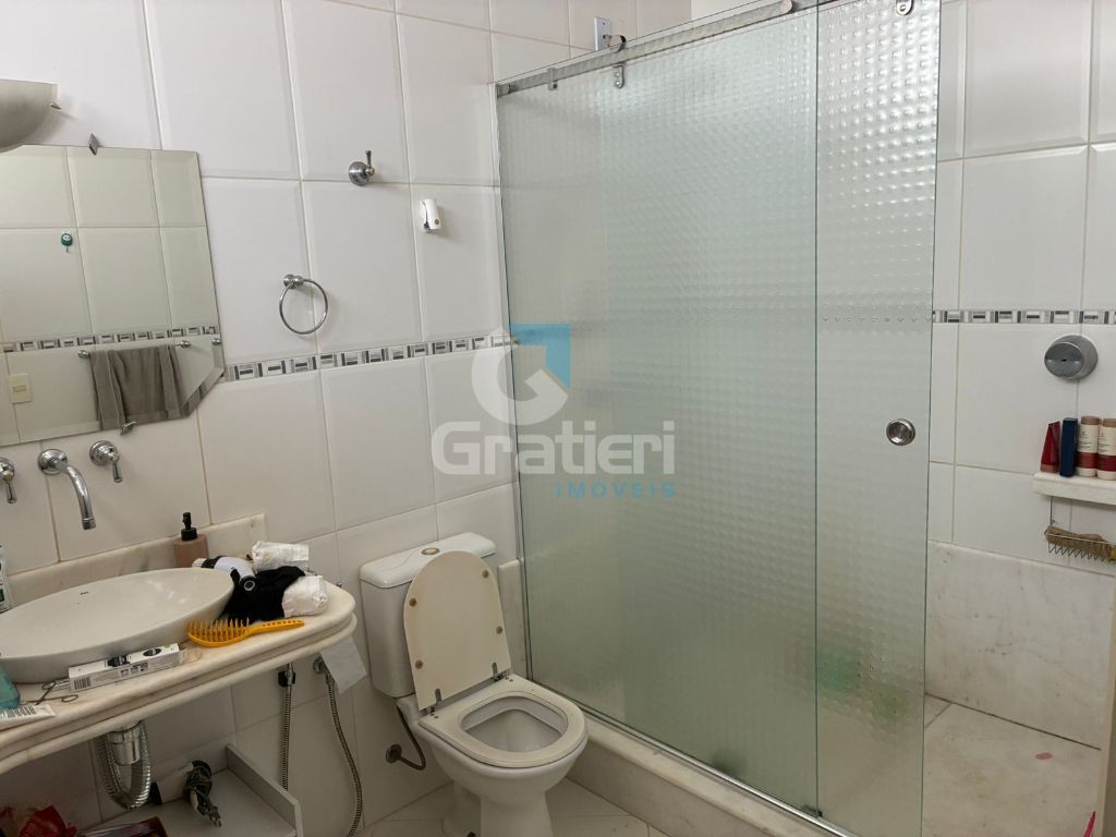 Casa completa no Centro de Araraquara com área gourmet e suíte com closet!