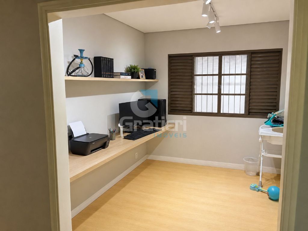 Casa completa no Centro de Araraquara com área gourmet e suíte com closet!