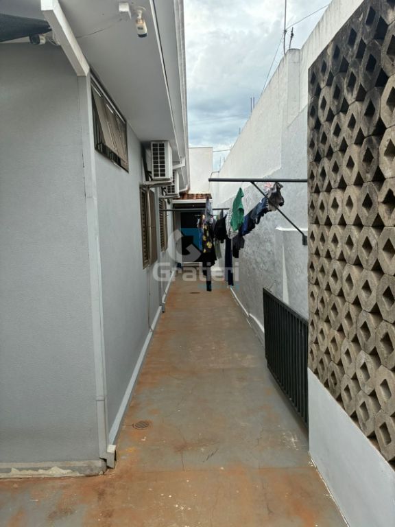Casa completa no Centro de Araraquara com área gourmet e suíte com closet!