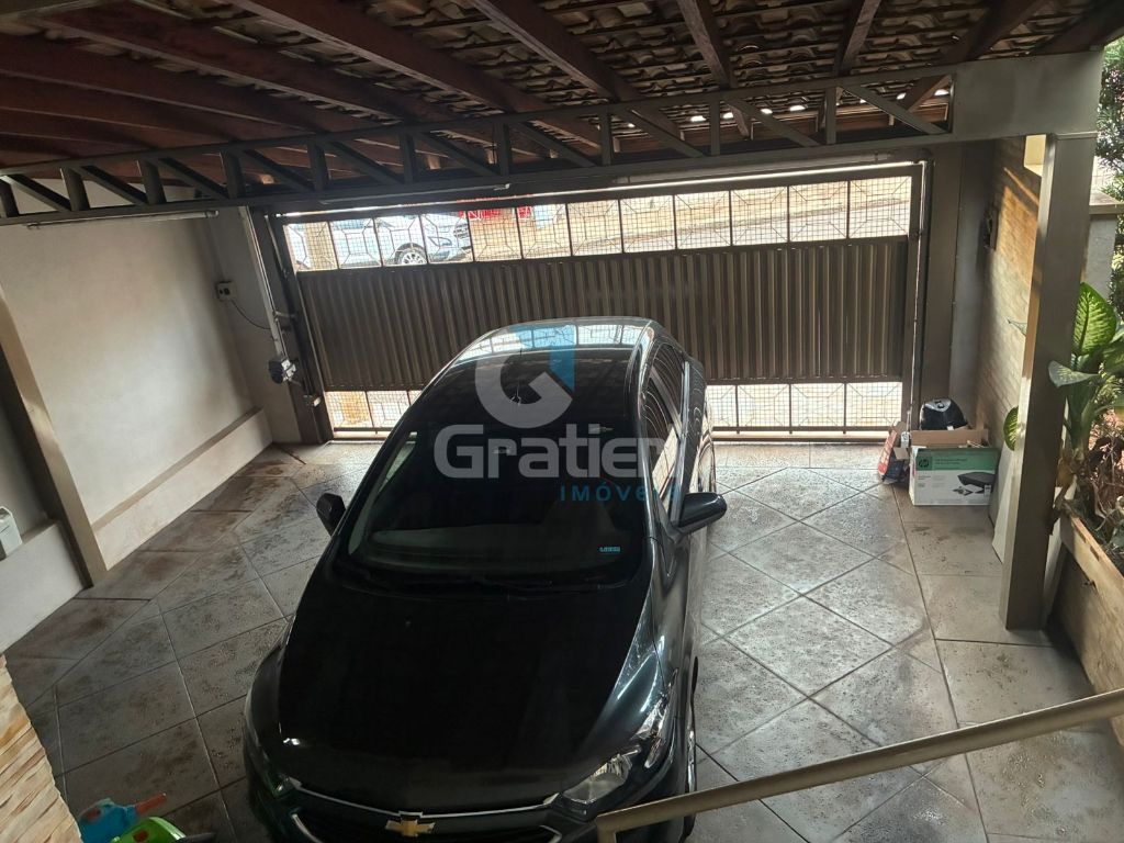 Casa completa no Centro de Araraquara com área gourmet e suíte com closet!