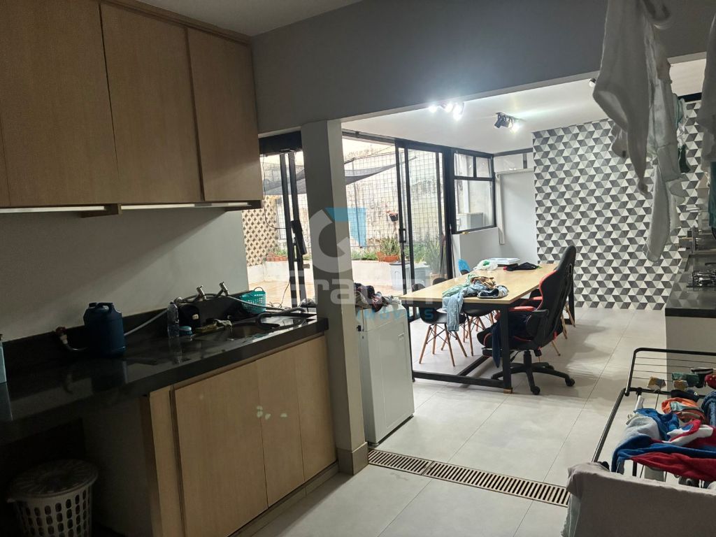 Casa completa no Centro de Araraquara com área gourmet e suíte com closet!