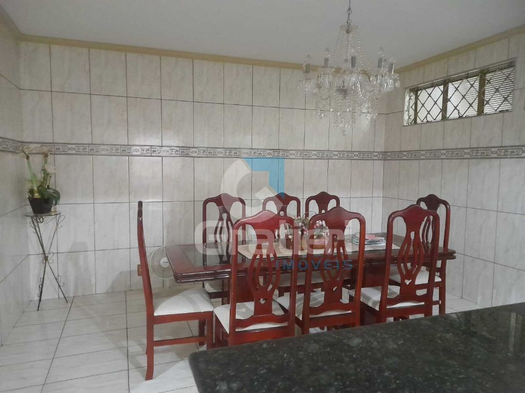 Sobrado de esquina com 4 dormitórios e área gourmet no Jd. Brasília