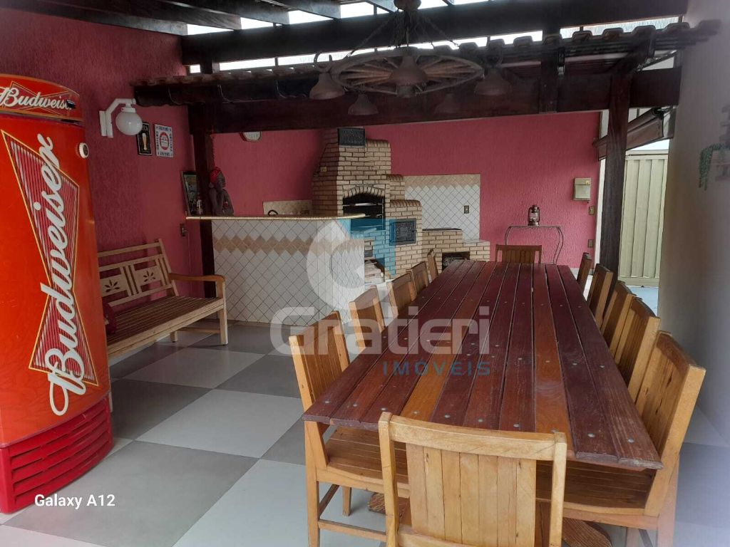 Sobrado de esquina com 4 dormitórios e área gourmet no jd. B