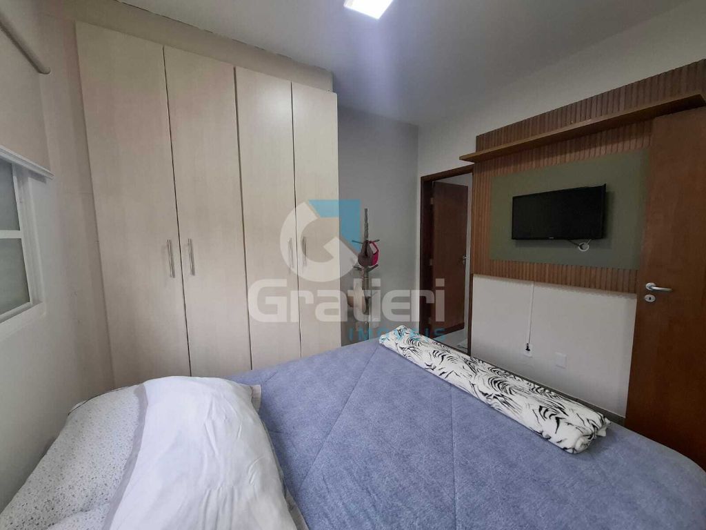 Casa com 3 dormitórios e amplo quintal no Residencial Cambuí