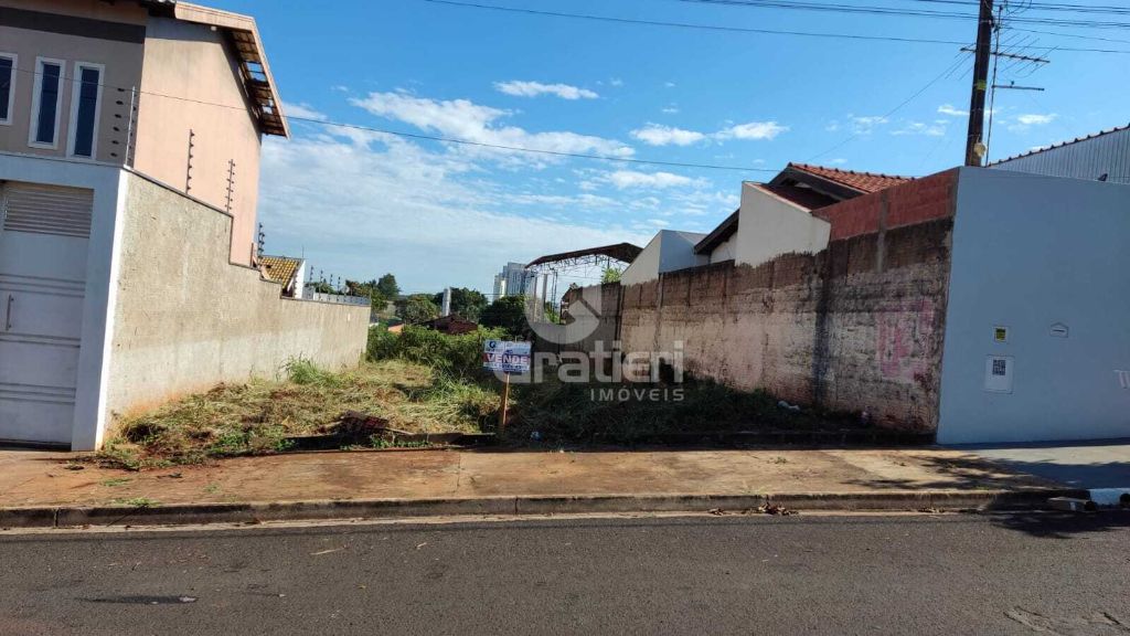 Terreno na avenida principal do jardim universal