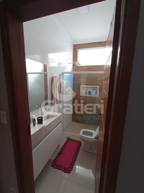 Casa com 3 dormitórios e área gourmet no Selmi Dei