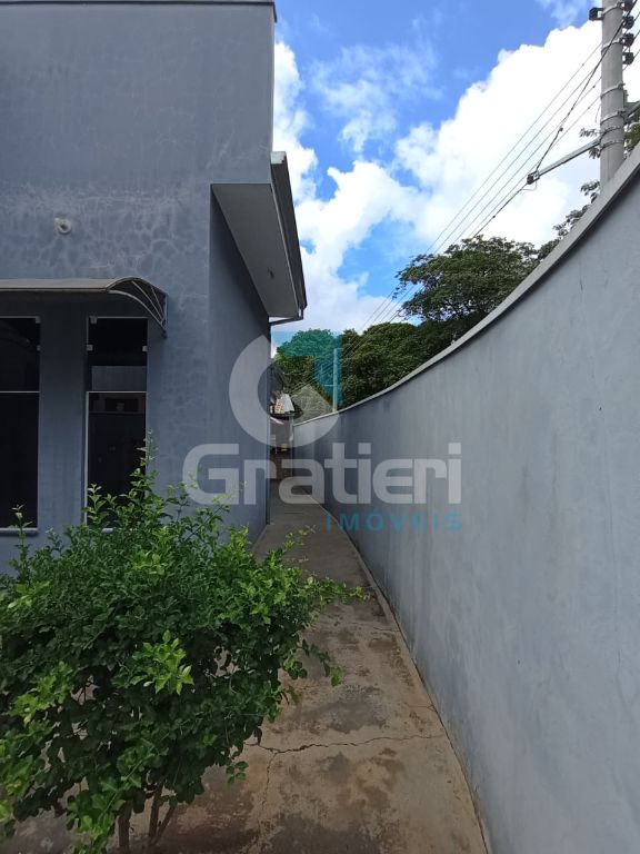 Casa com 3 dormitórios e área gourmet no Selmi Dei