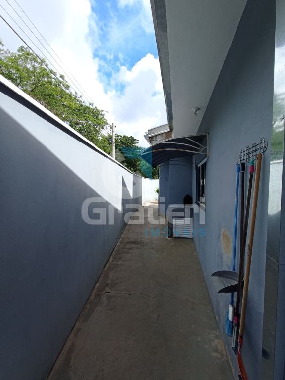 Casa com 3 dormitórios e área gourmet no Selmi Dei