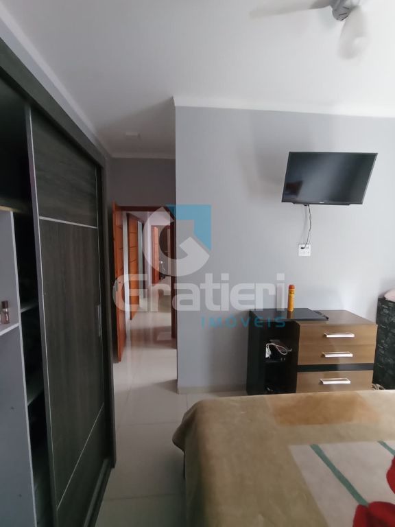 Casa com 3 dormitórios e área gourmet no Selmi Dei