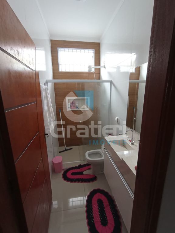 Casa com 3 dormitórios e área gourmet no Selmi Dei