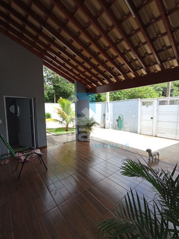 Casa com 3 dormitórios e área gourmet no Selmi Dei