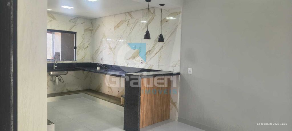 Casa moderna com suíte, closet e área gourmet no jd. Eliana!