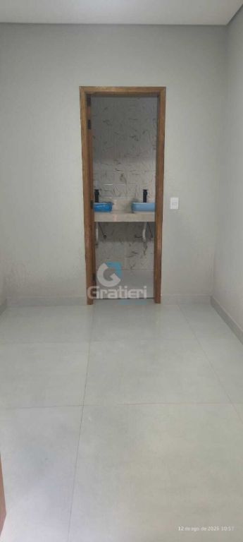 Casa moderna com suíte, closet e área gourmet no jd. Eliana!