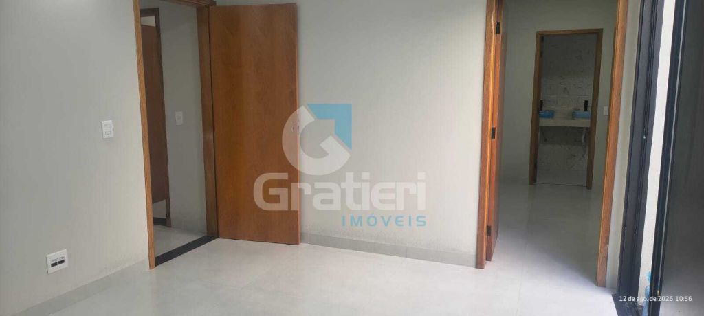 Casa moderna com suíte, closet e área gourmet no jd. Eliana!