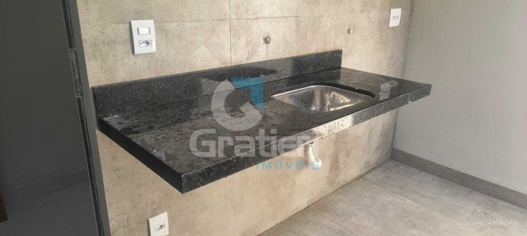 Casa moderna com suíte, closet e área gourmet no jd. Eliana!