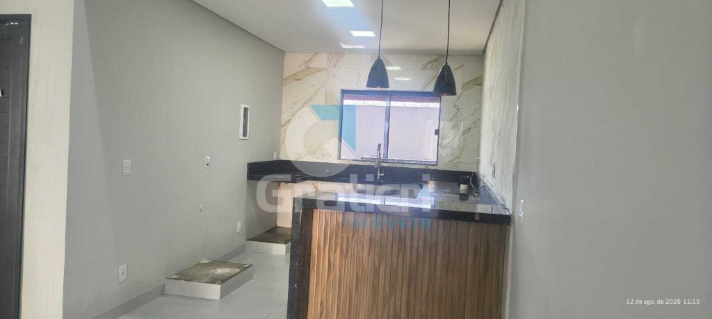 Casa moderna com suíte, closet e área gourmet no jd. Eliana!