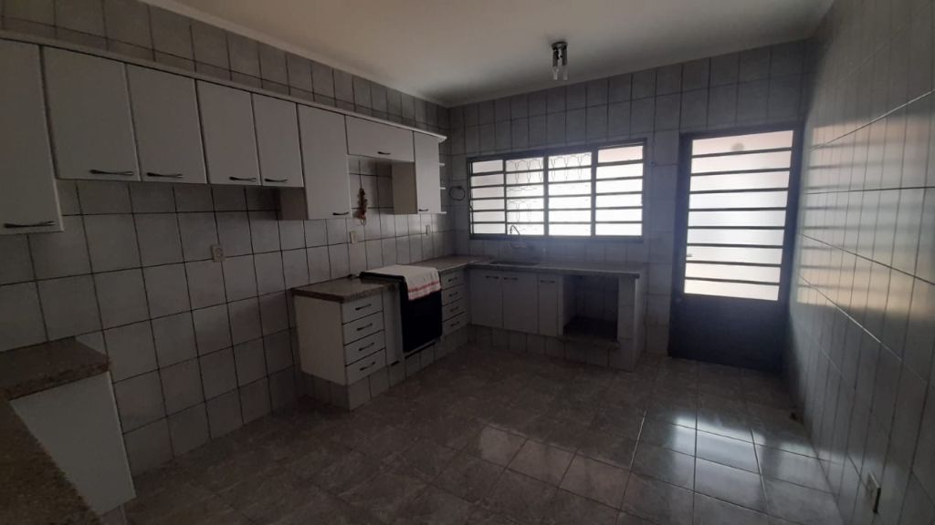 Sobrado no Jardim Califórnia (Quitandinha)