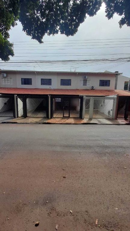 Sobrado no jardim califórnia (quitandinha)