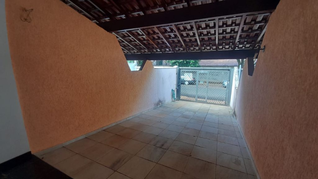 Sobrado no jardim califórnia (quitandinha)