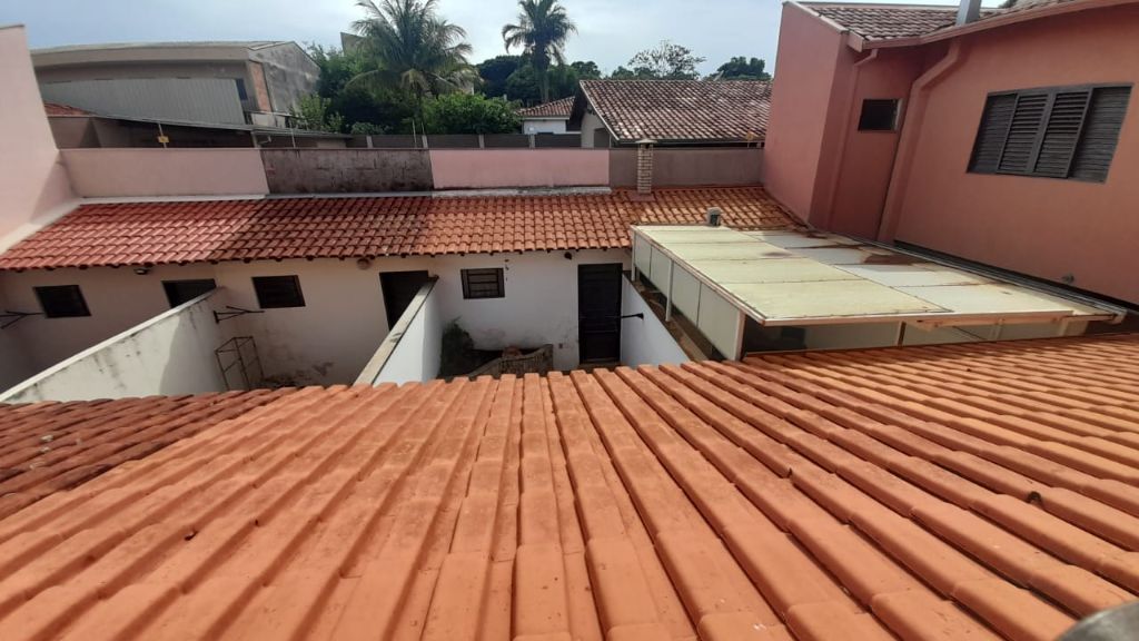 Sobrado no jardim califórnia (quitandinha)