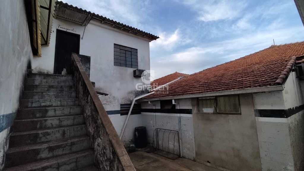 Barracão grande no quitandinha