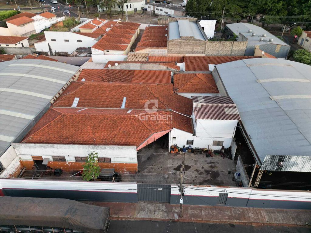 Barracão grande no quitandinha