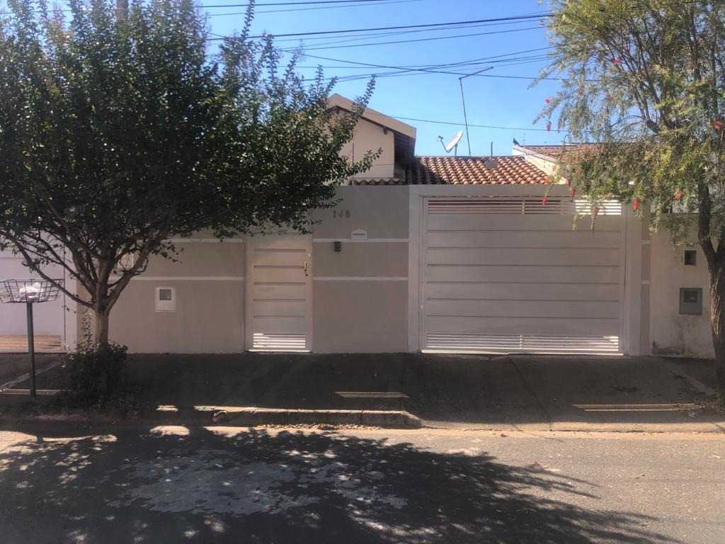 Casa padrão com 3 dormitórios em jardim do bosque - araraqua