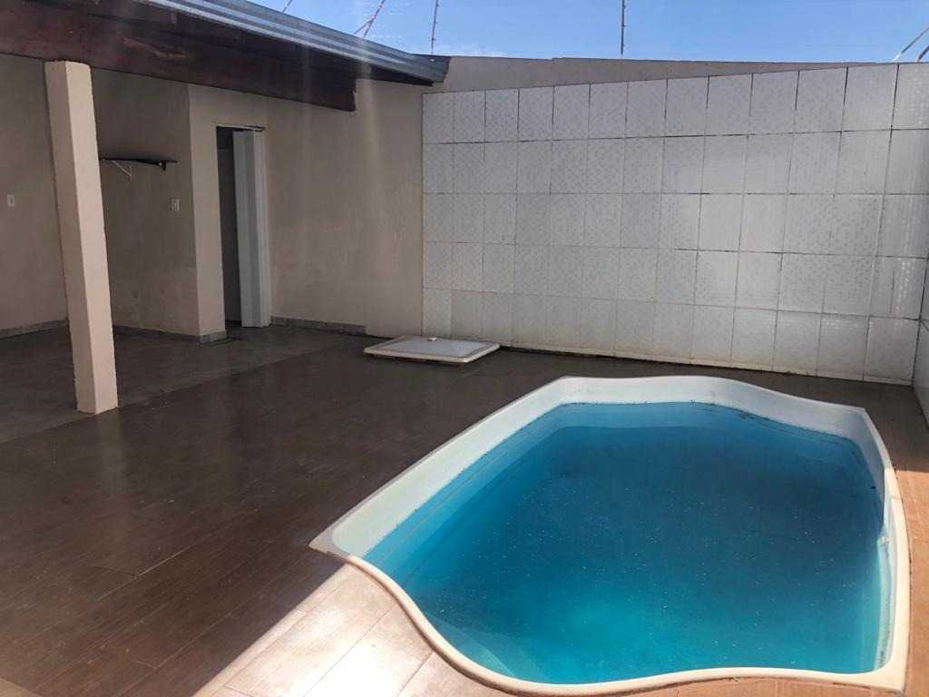 Casa Padrão com 3 Dormitórios em Jardim do Bosque - Araraquara