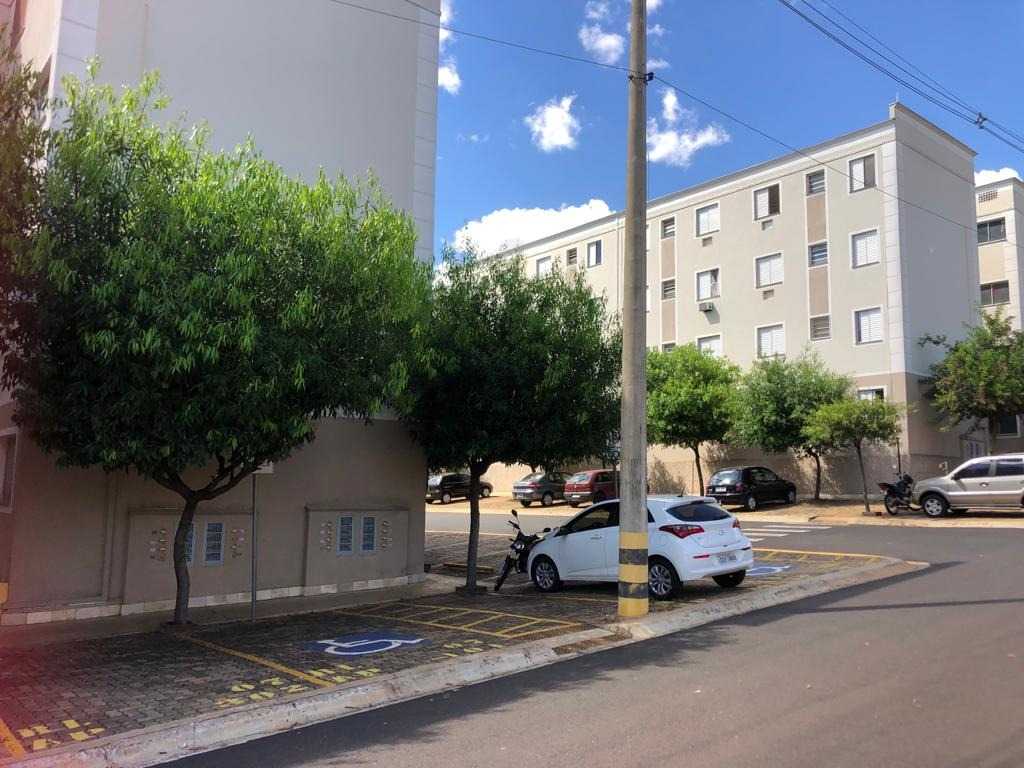 Venda de apartamentos / padrão na cidade de araraquara
